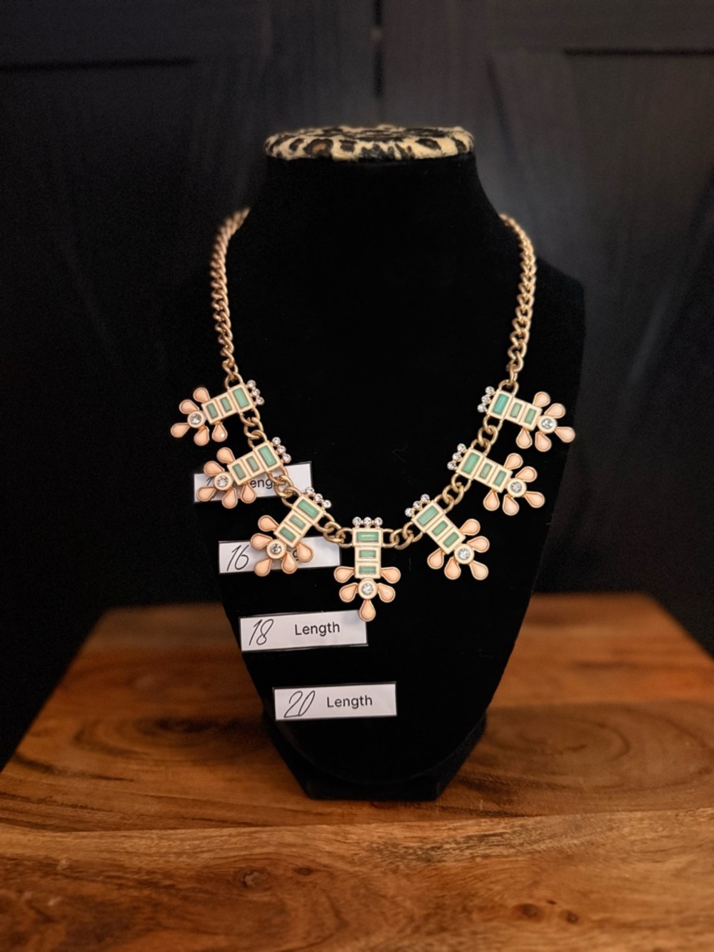 ADORABLE gold plated statement necklace